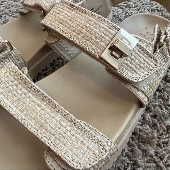 A New Day Women’s Tan Raffia Jonie Sandal size 12 - Picture 9 of 9